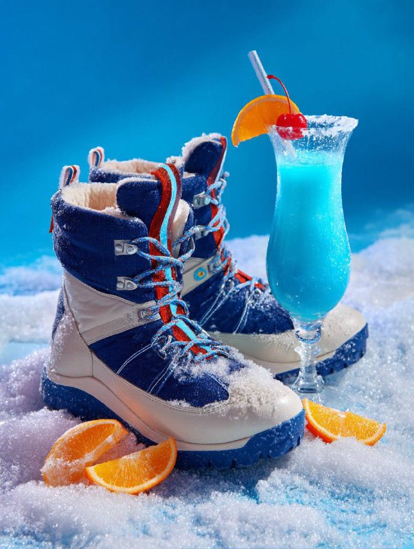 Après-Ski Surreal Product Editorial — Moon Boots & Cocktails (1226)